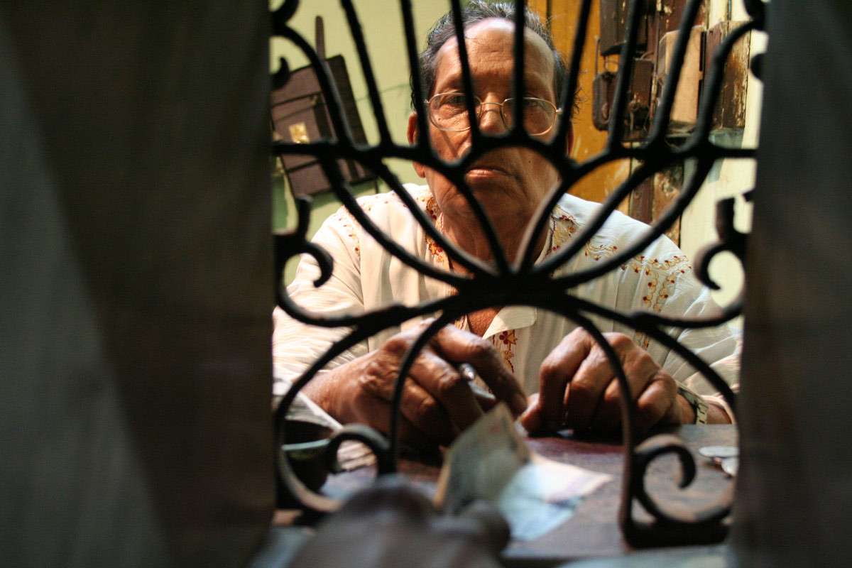 <span style="color:white">Kolkata, 2006</span>